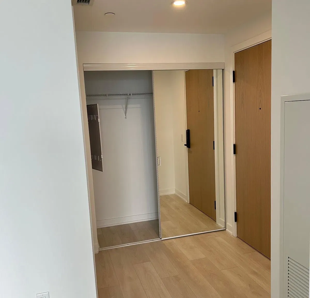 2 bed, $2,400 — Photo 3