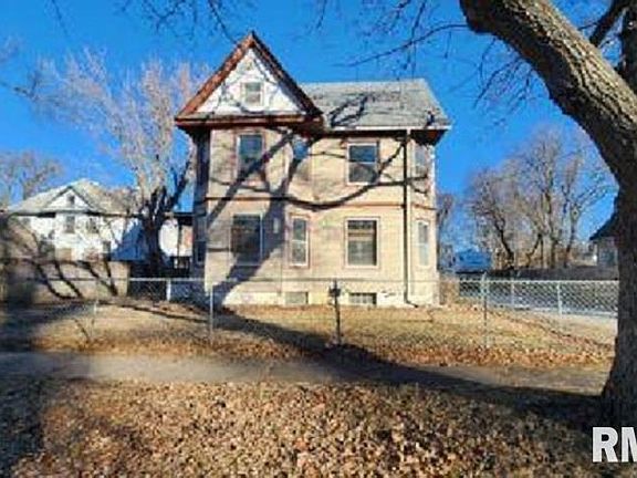 2nd image of 1913 10th Ave