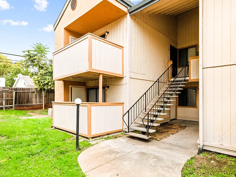 Fawn Terrace — Photo 12