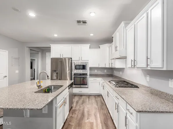 8987 W SELDON Lane, Peoria, AZ 85345