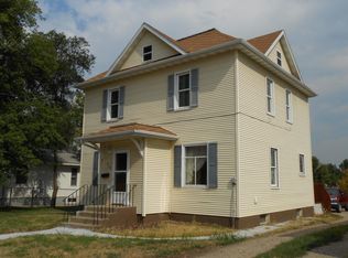 919 Valley St, Minot, ND 58701