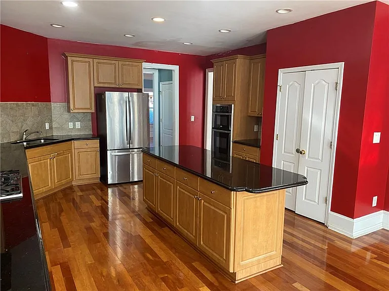 8067 Revere Dr — Photo 12