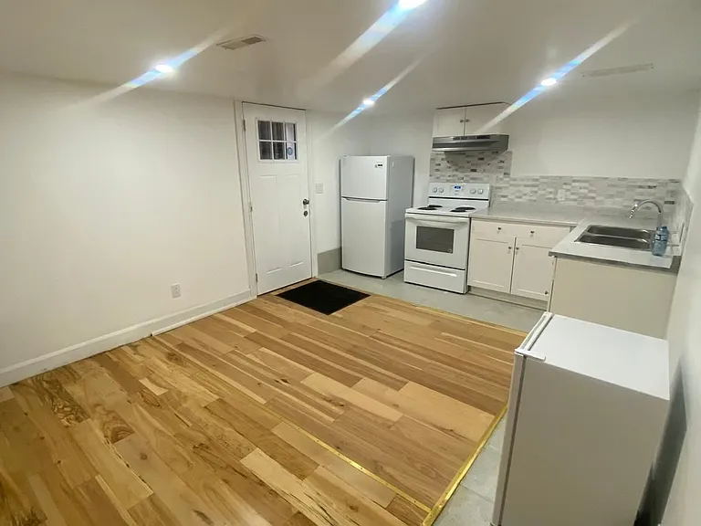 29 Brownville Ave #BASEMENT — Photo 2