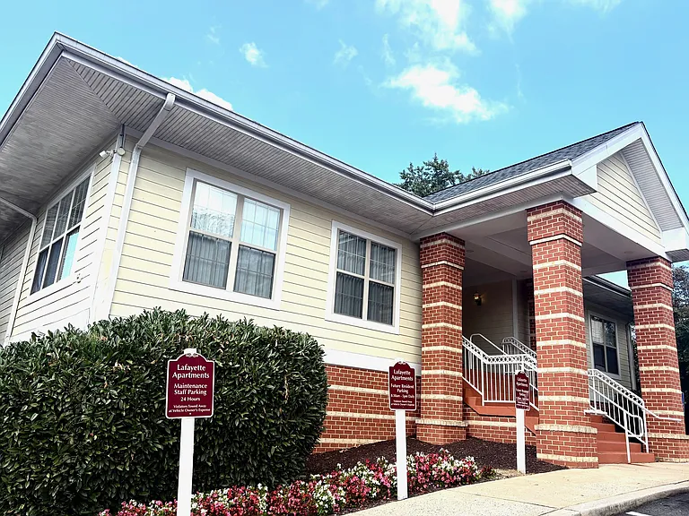 Lafayette Apartments — Photo 32