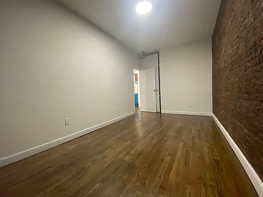 Rented by Bond New York | media 19