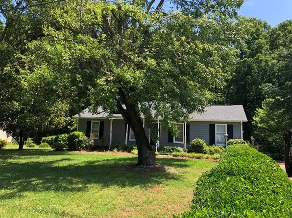 4520 Merrywood Ln, Gastonia, NC 28052