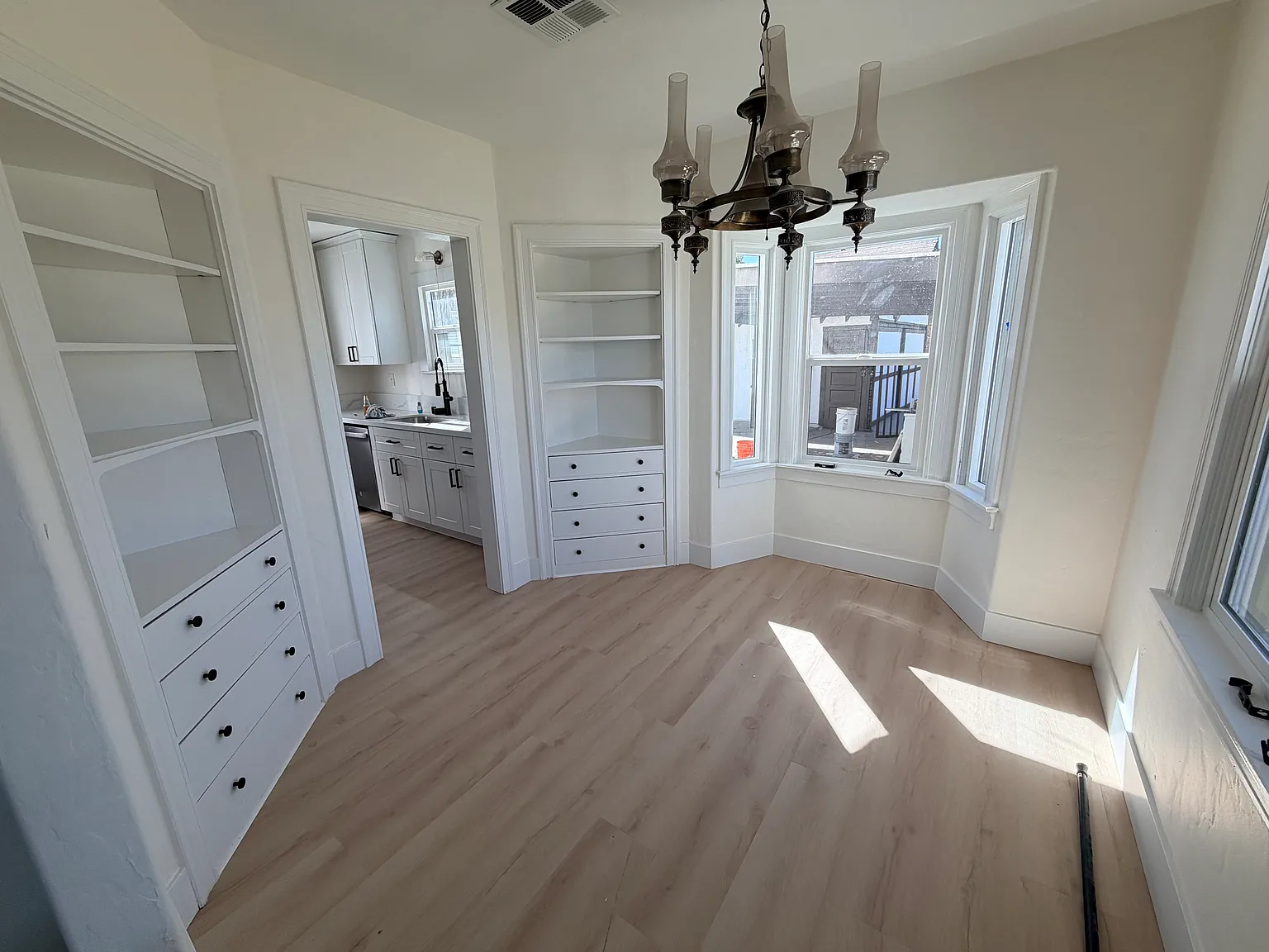 3 bed, 1380 sqft, $2,100 — Photo 4