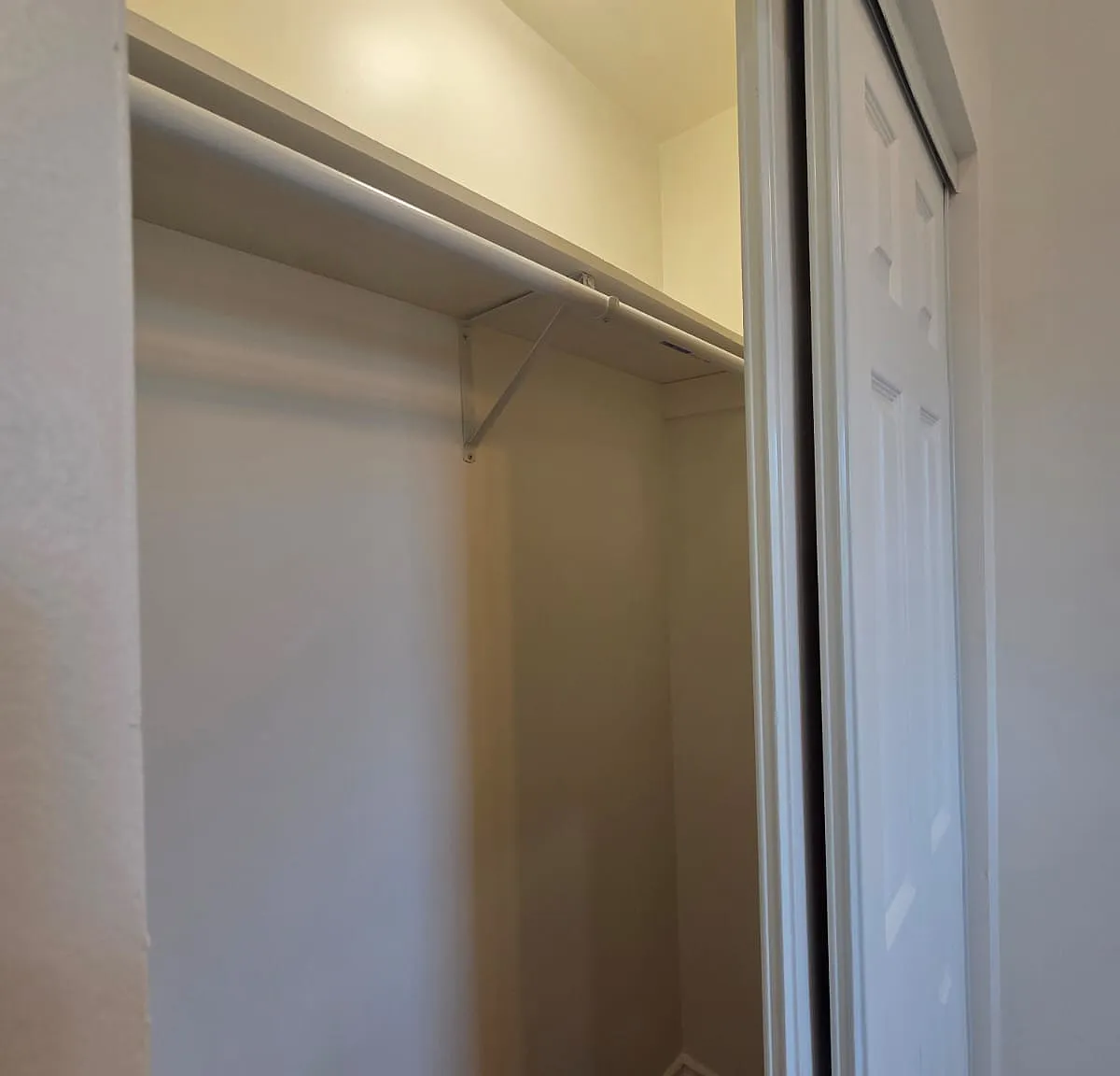 2 bed, 500 sqft, $2,200 — Photo 4