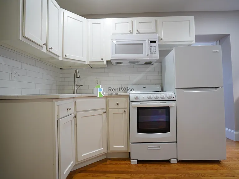 50 Park Vale Ave #25 — Photo 5