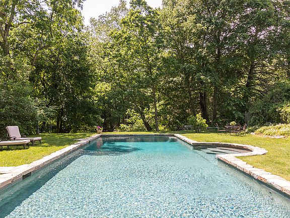 51 B Ferry Bridge Road