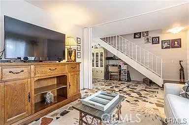 3 bed, 1075 sqft, $3,100 — Photo 4