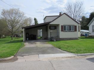 316 E Prairie Ave, Mabel, MN 55954