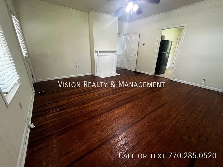304 Broad St — Photo 3