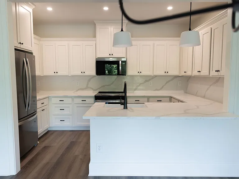 732 Green St NE — Photo 5