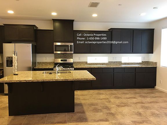 3rd image of 1049 Bridlewood Dr