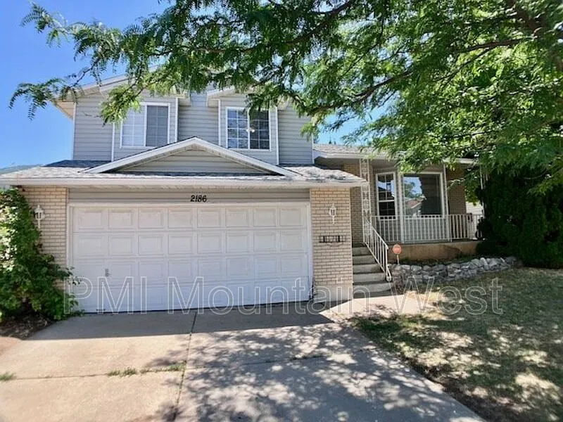 5 bed, 3.0 bath, 1518 sqft, $2,425 — Photo 2