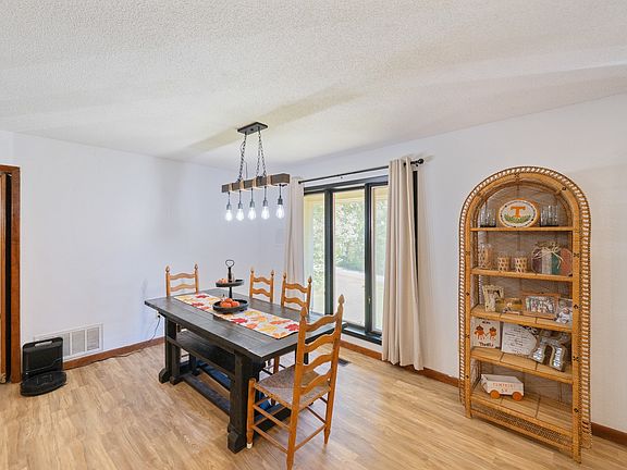 5th image of 326 Dogwood Dr