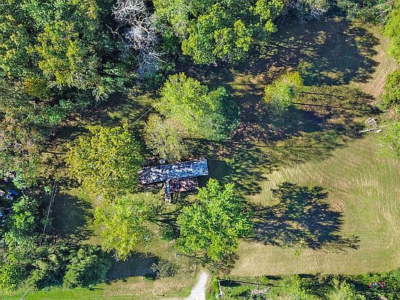 4th image of 205 Davis Rd