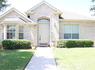 1801 Stewart Dr, Carrollton, TX 75010