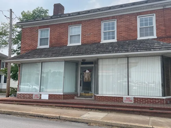 2 S Main St, Manchester, PA 17345