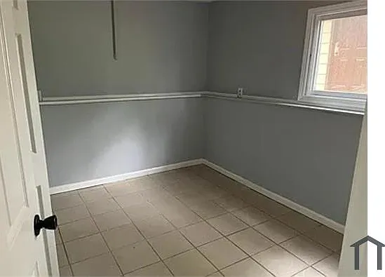 4 bed, $2,700 — Photo 2