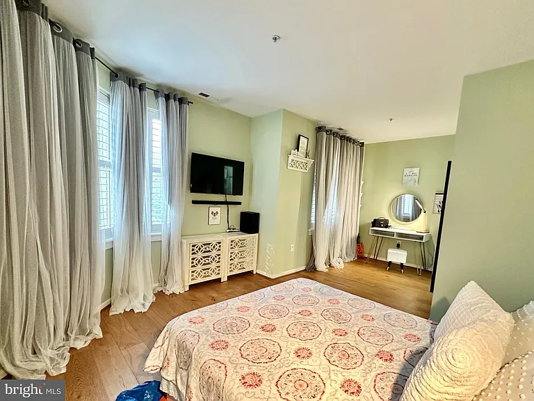 301 S Reynolds St #206 — Photo 12