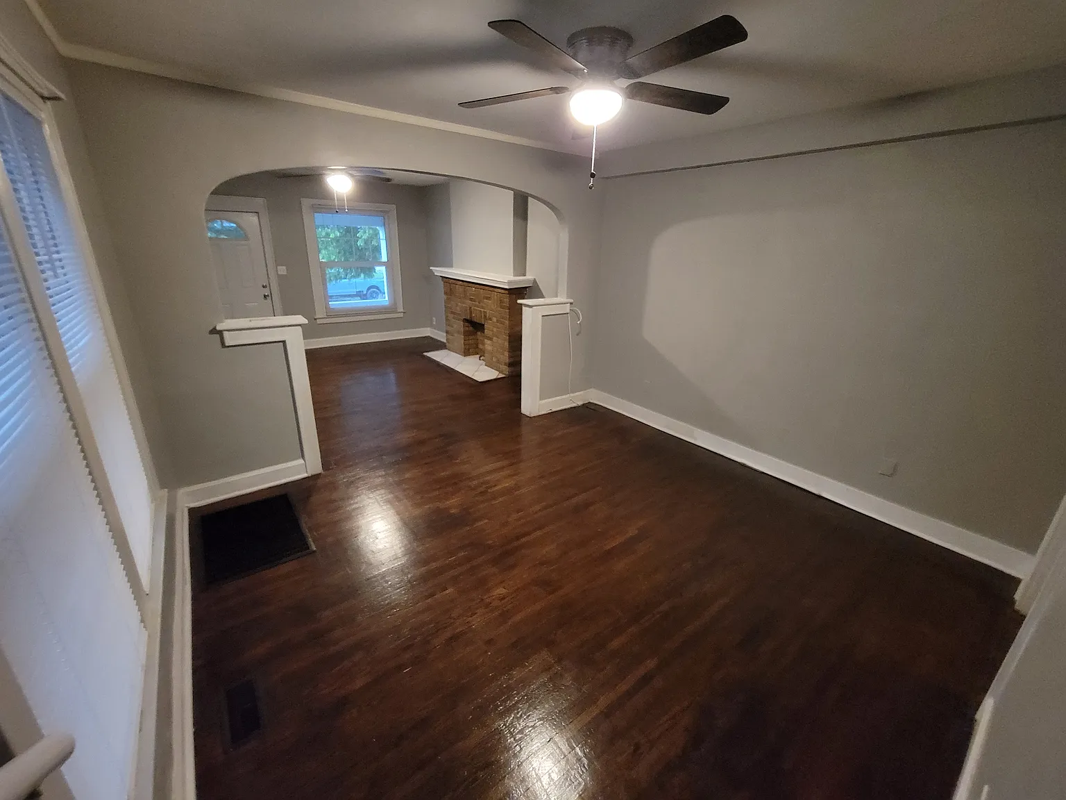 1138-1140 Wilson Ave — Photo 4