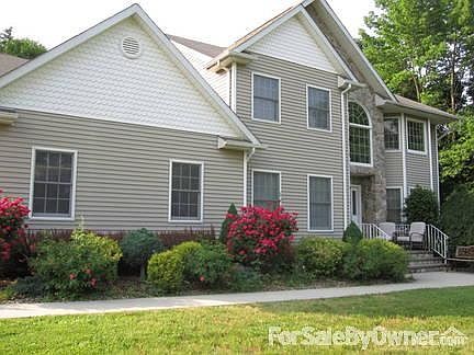 2nd image of 476 Haverstraw Rd