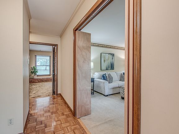 3rd image of 3684 Sanford Dr