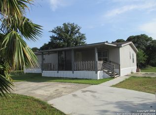 3906 Cannon Wood, Elmendorf, TX 78112