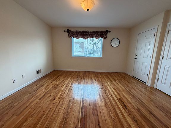5th image of 77 Hylan Blvd #2