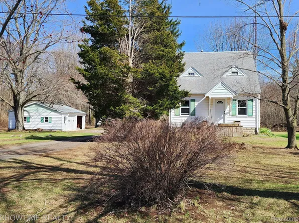 2970 Range Rd, Pt Huron, MI 48060