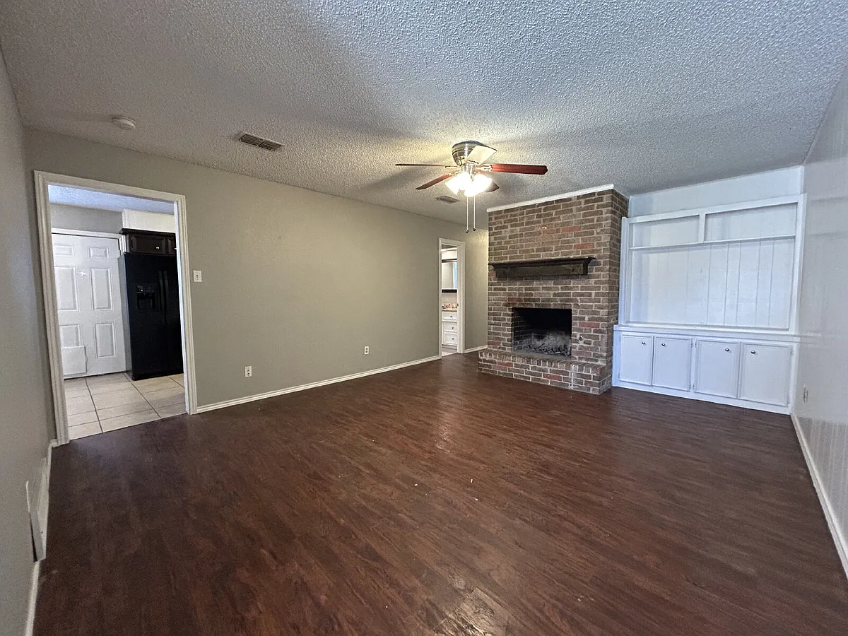 Building Photo - 6603 Elkhart Ave #A