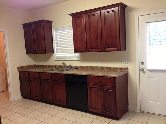 3rd image of 219 Sawgrass Trl