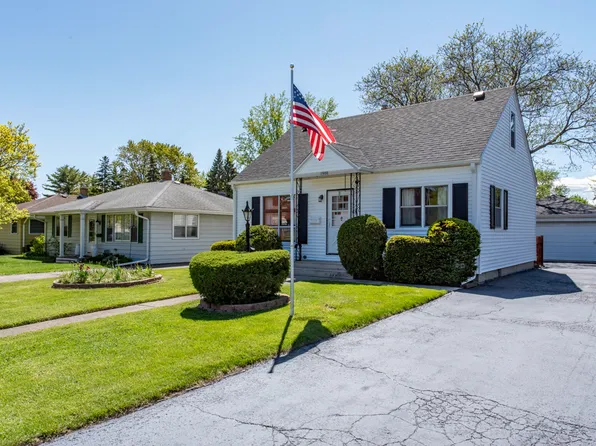 1908 N Jackson St, Waukegan, IL 60087