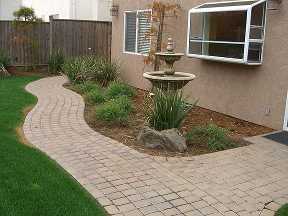 BACKYARD VIEW WITH FOUNTAIN
