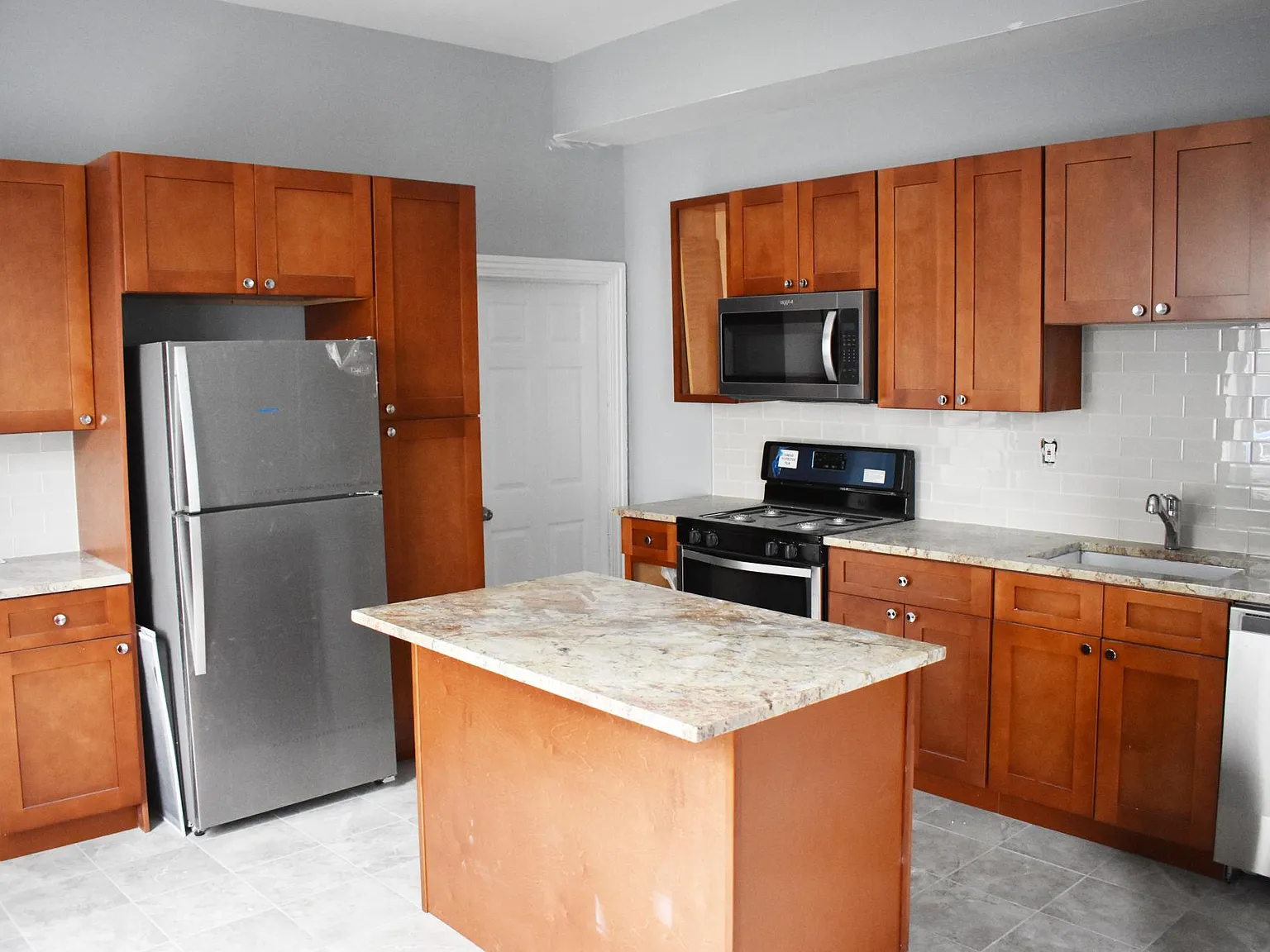 174 Grape St — Photo 2