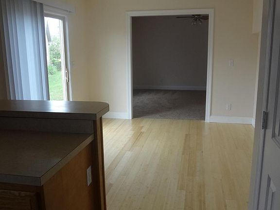 4th image of 2320-324 Meadowpoint Dr