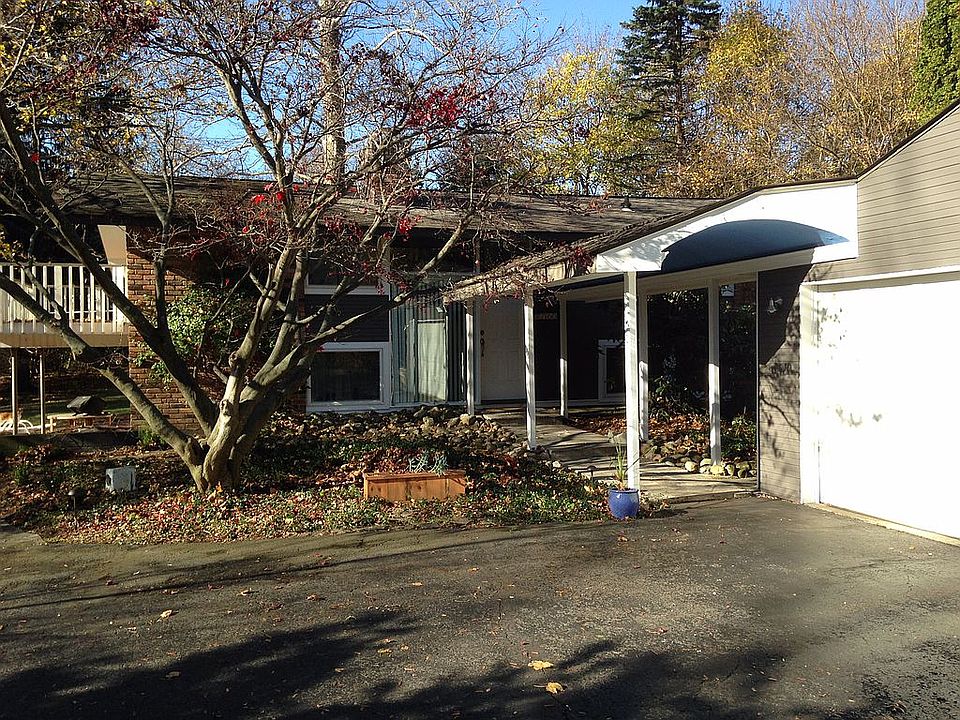 2nd image of 7160 Wing Lake Rd