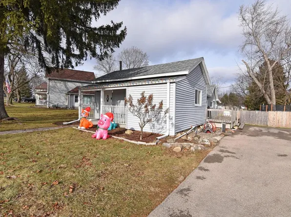 6086 Lyons STREET, Burlington, WI 53105