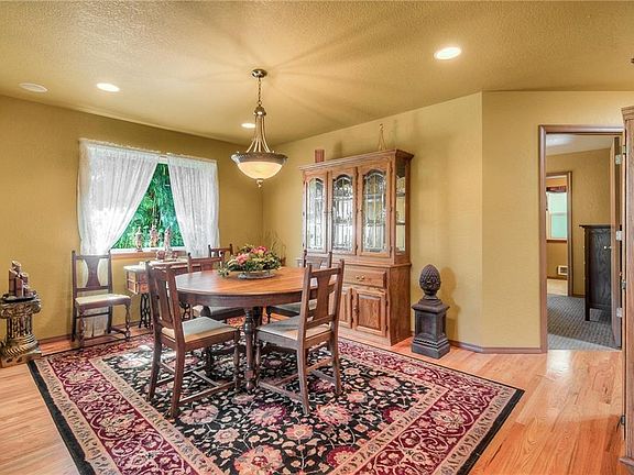 5th image of 2037 Marion St NE
