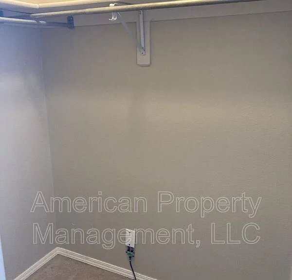 4714 NE Wisconsin St — Photo 7