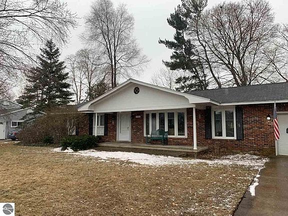 4th image of 213 Fairlane Dr