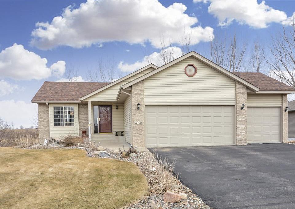 1st image of 2405 Greenbriar Ln
