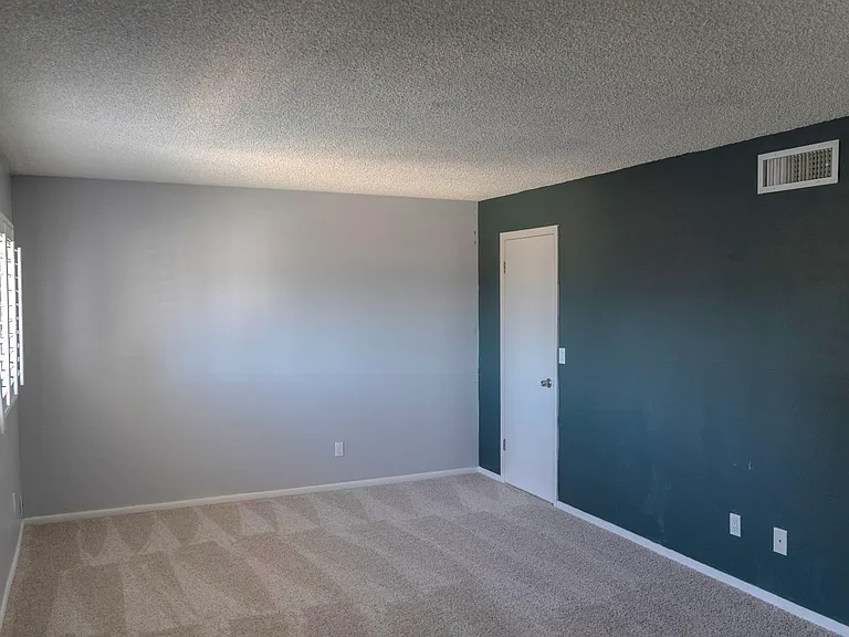 4601 N 21st Ave — Photo 31
