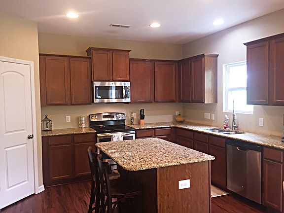 4th image of 3309 Mortemer Ln