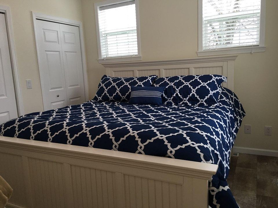 1st image of 70 Kings Hwy #187