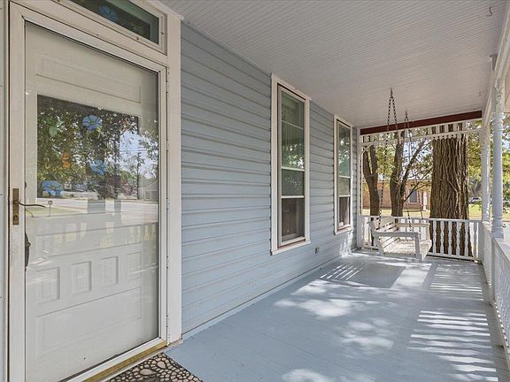 3rd image of 207 Hudgins St