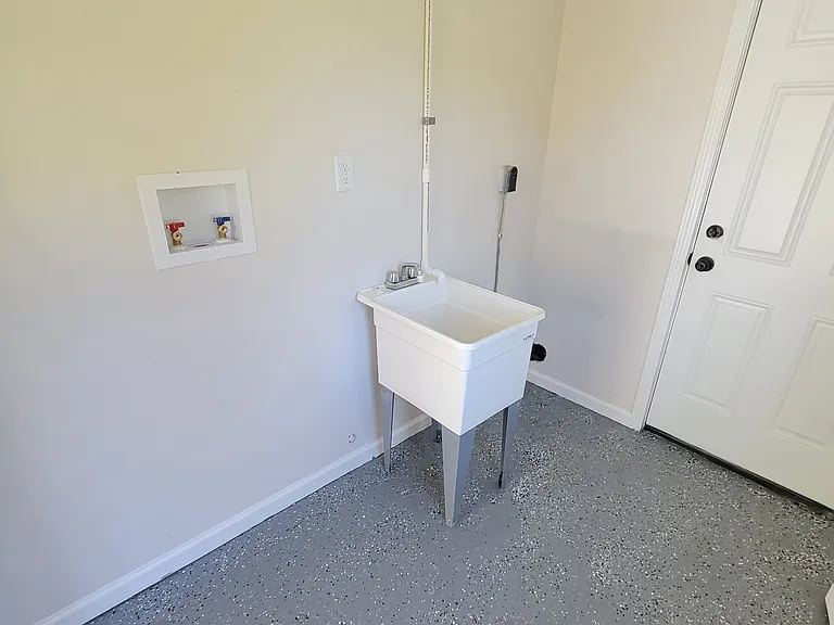 4100 Northfield Rd — Photo 14