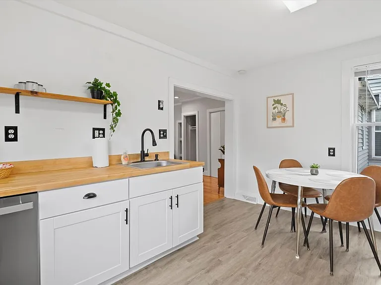 123 W Circular St #1 — Photo 4